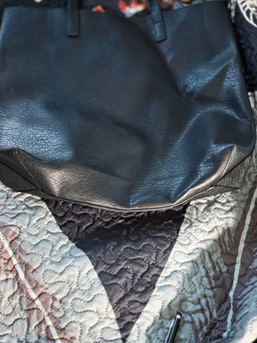 MCM Parfums COLORBLOCKED TOTE - Picture 4 of 4